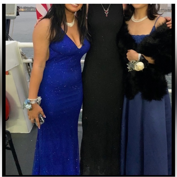 Formal or prom dress - Picture 2 of 6